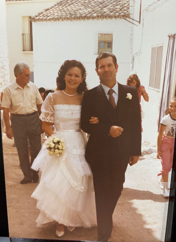Boda Nati y Gabriel en 1982 Imagen adjunto por Nati el 08/02/2021  a las 12:09