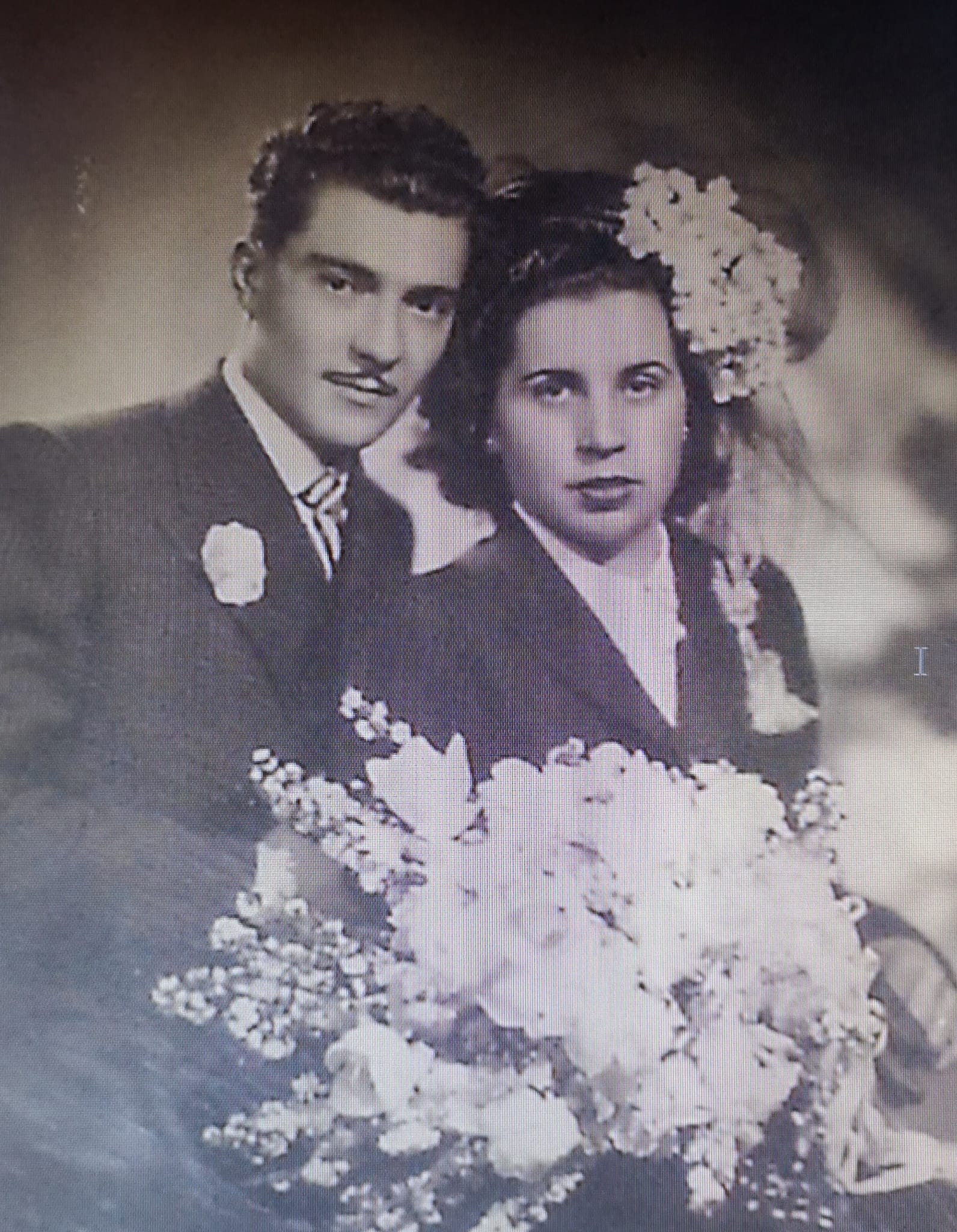 Pilar Lucea y Alfonso "ella hermana  de Piedad "   adjunto por  el 15/02/2021  a las 22:36
